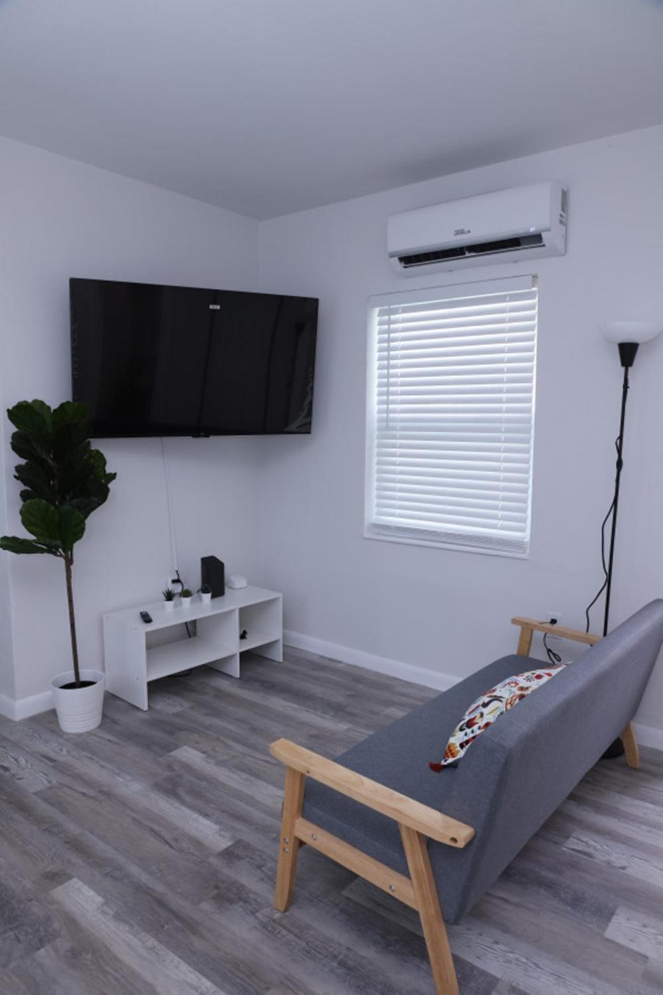 Douglas Rd Apartments ميامي المظهر الخارجي الصورة